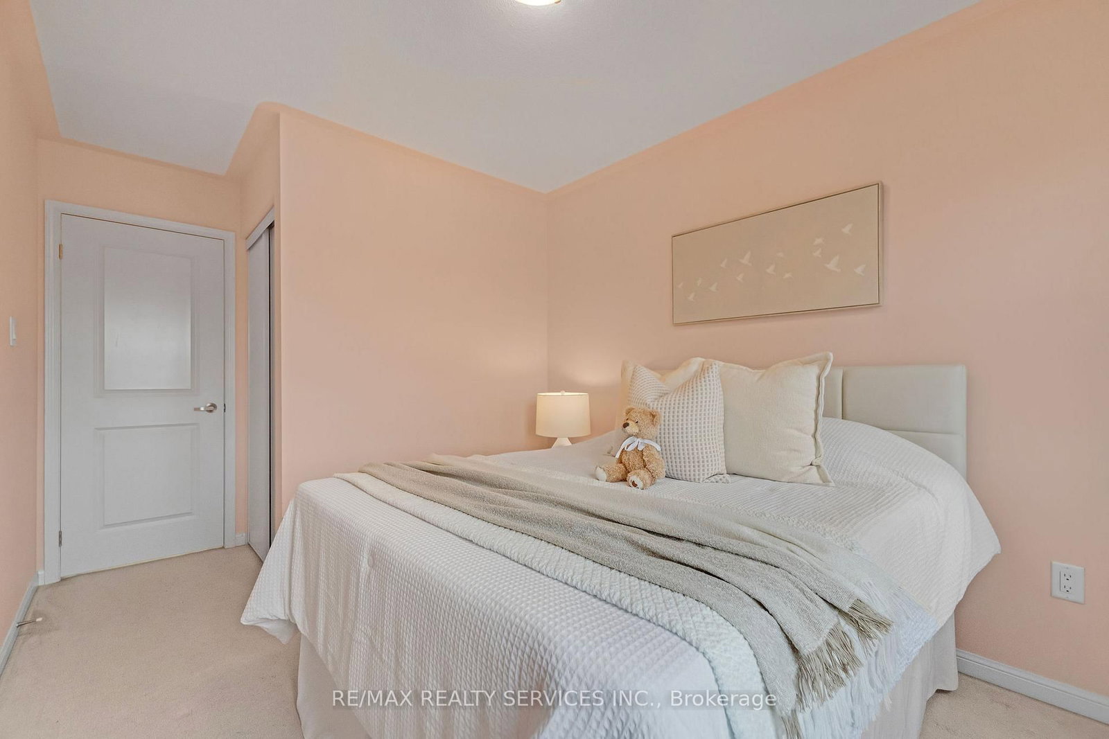 Townhouse for sale at 73 Dredge Court, Milton, Ontario, L9T 8R8 - Willmott - MLS: W12948214