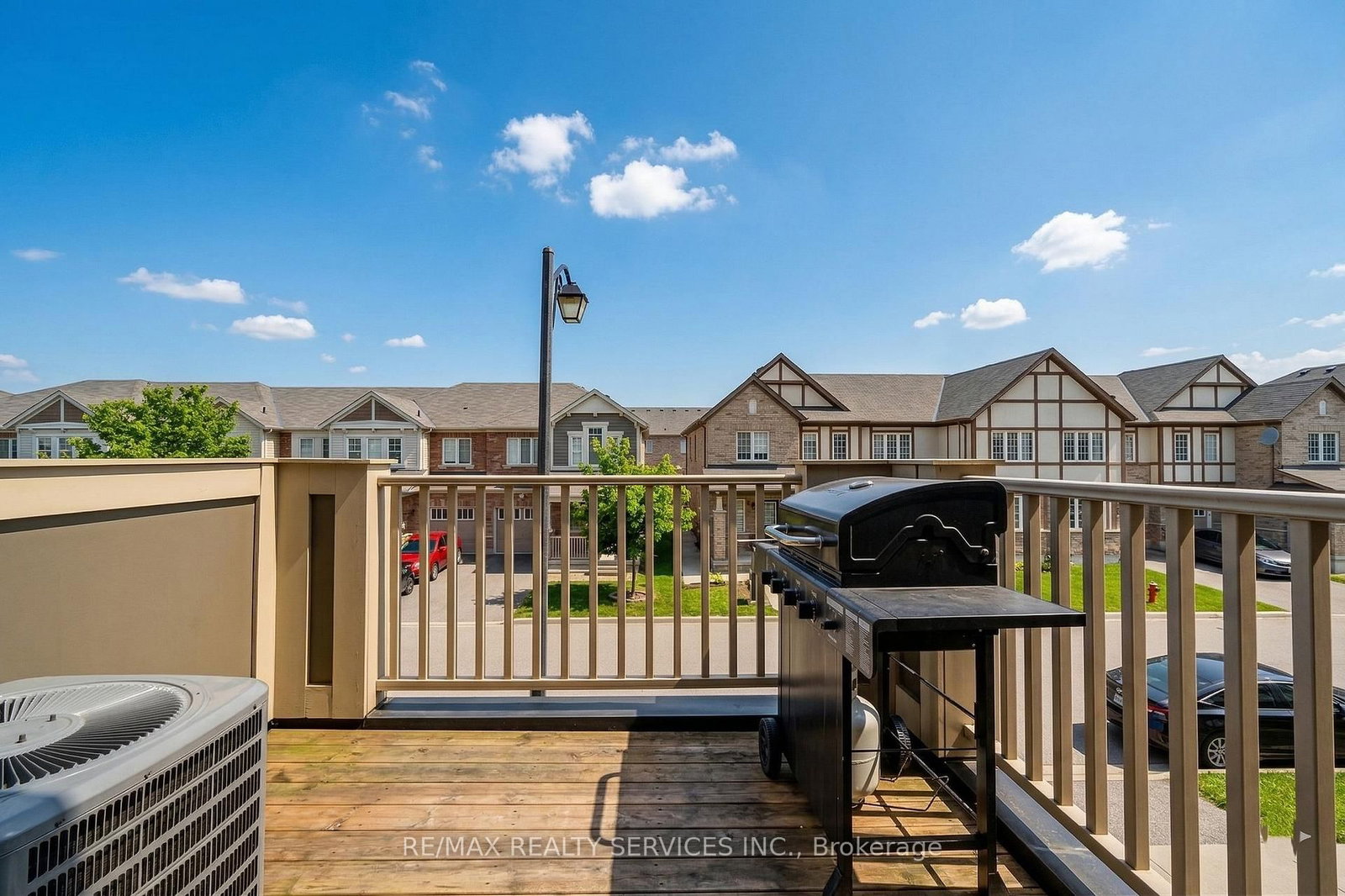 Townhouse for sale at 73 Dredge Court, Milton, Ontario, L9T 8R8 - Willmott - MLS: W12948214