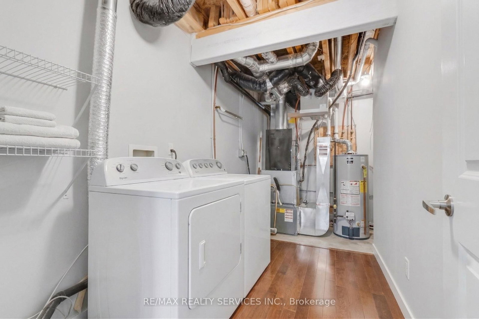 Townhouse for sale at 73 Dredge Court, Milton, Ontario, L9T 8R8 - Willmott - MLS: W12948214