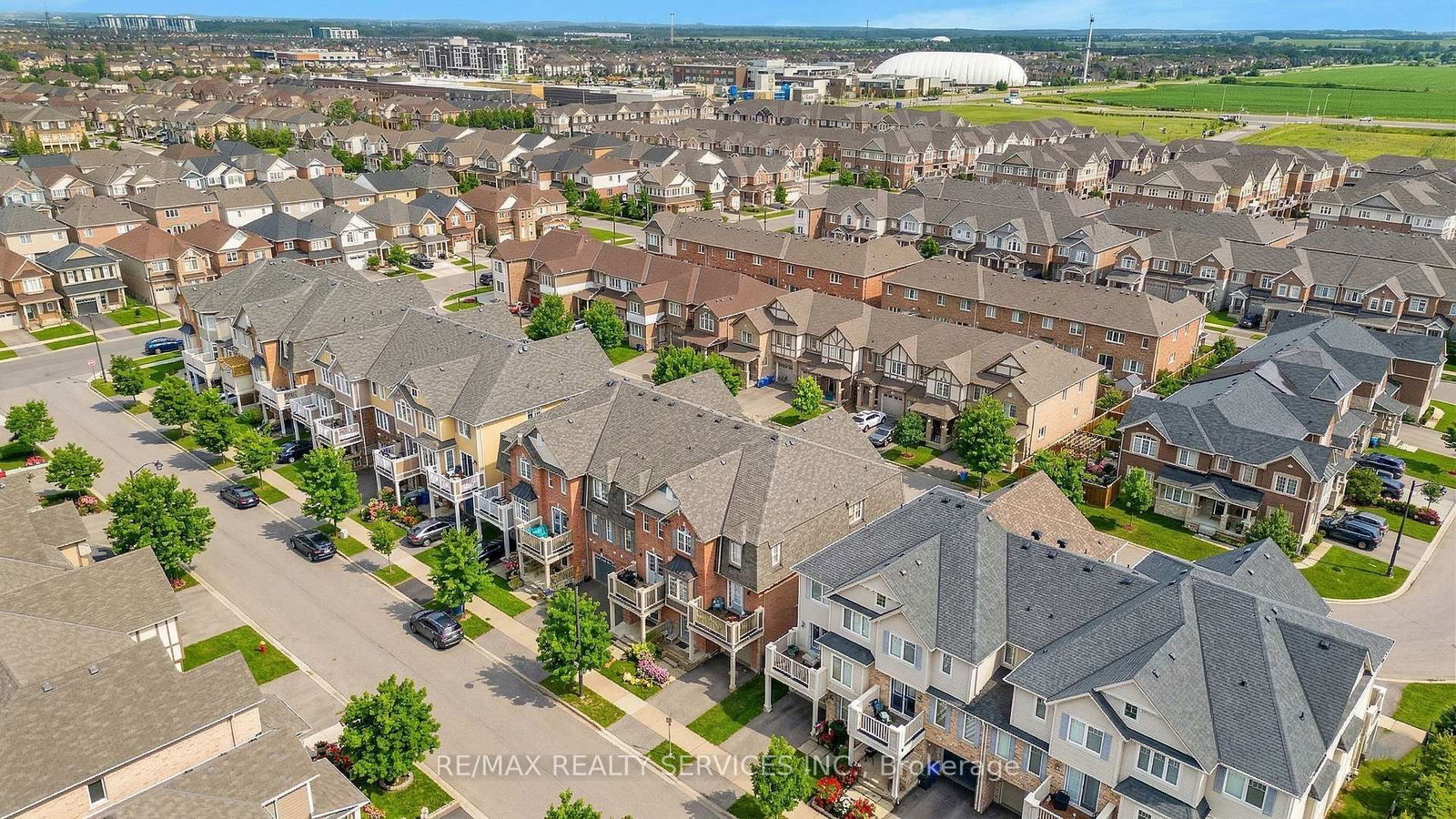 Townhouse for sale at 73 Dredge Court, Milton, Ontario, L9T 8R8 - Willmott - MLS: W12948214