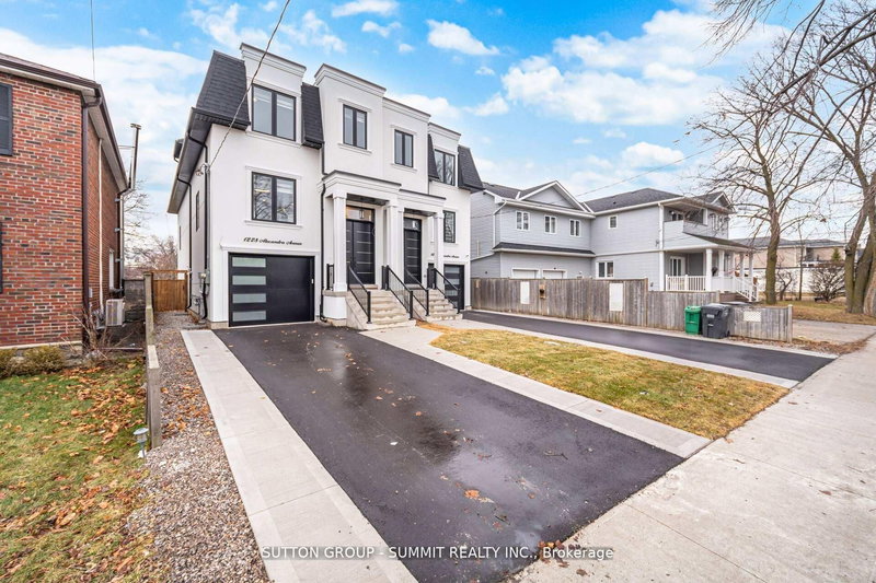 1228 Alexandra Ave, Mississauga, L5E 2A5 | Image 3