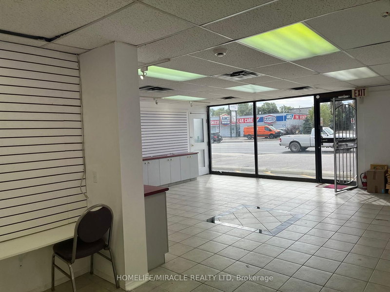 2 - 86 Kennedy Rd S, Brampton, L6W 3E7 | Image 3