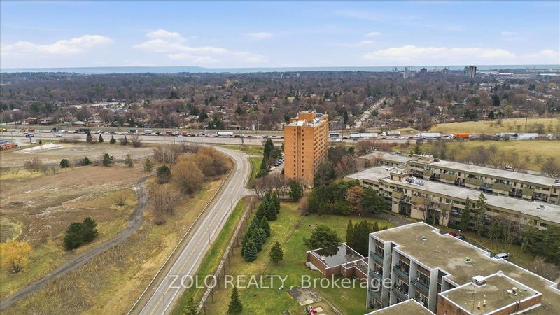 707 - 2121 Roche Crt, Mississauga, L5K 2C7 | Image 3