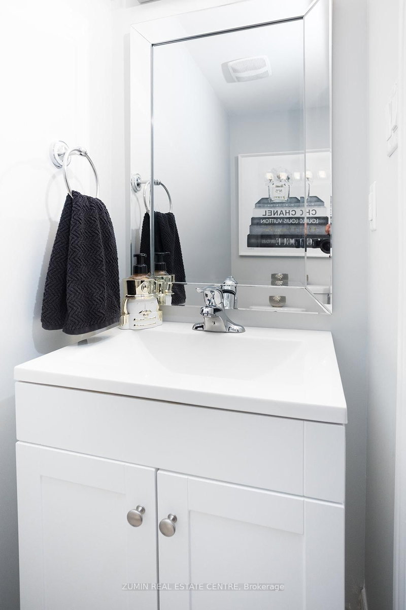 3114 Michelangelo Rd, Burlington, L7M 0Z7 | Image 3