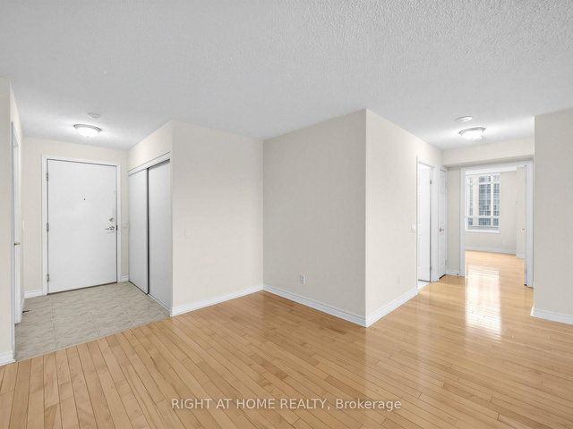 505 - 35 Kingsbridge Garden Circle