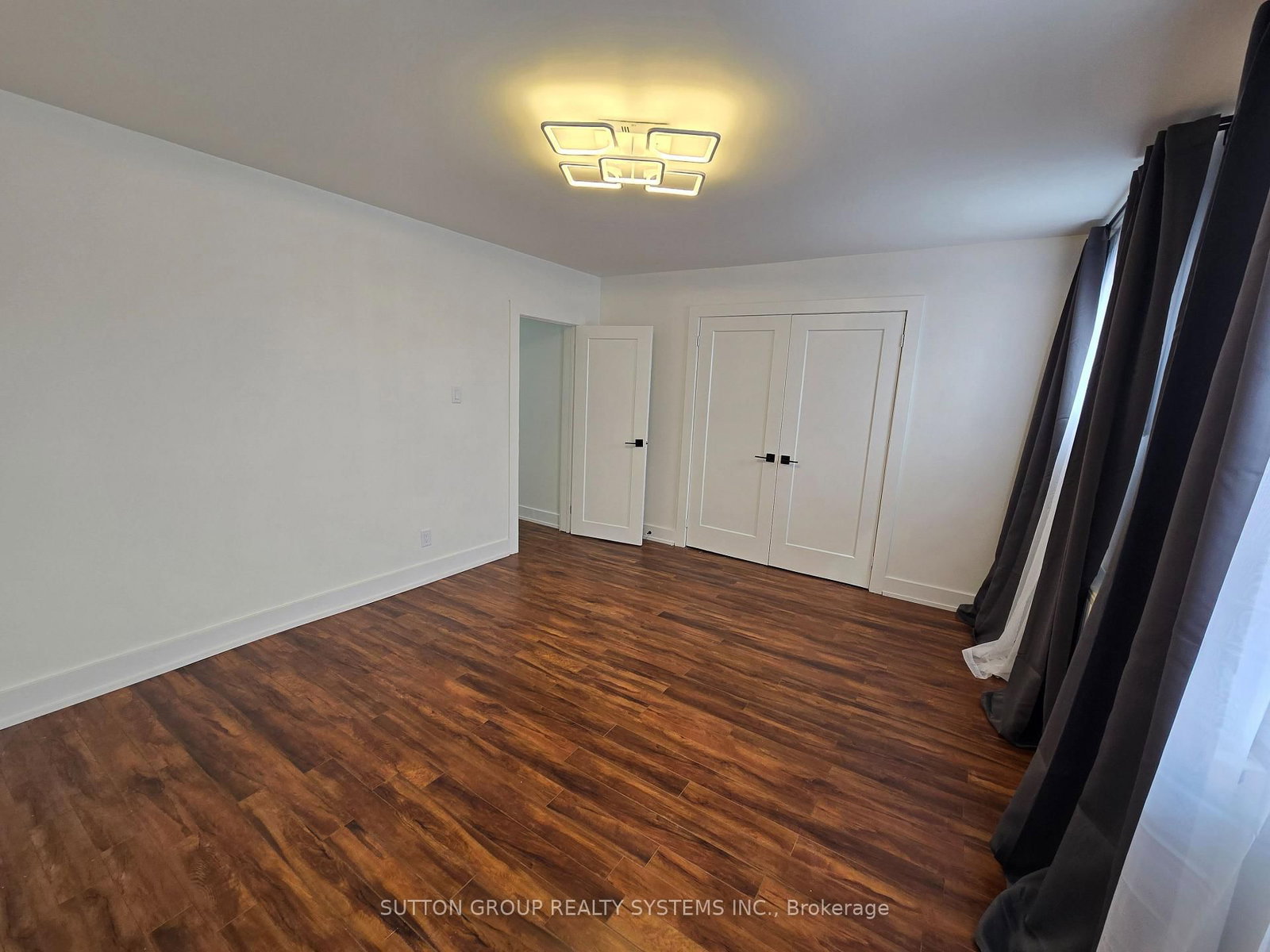 2886 Lake Shore Boulevard W, Unit 1 - Photo 10