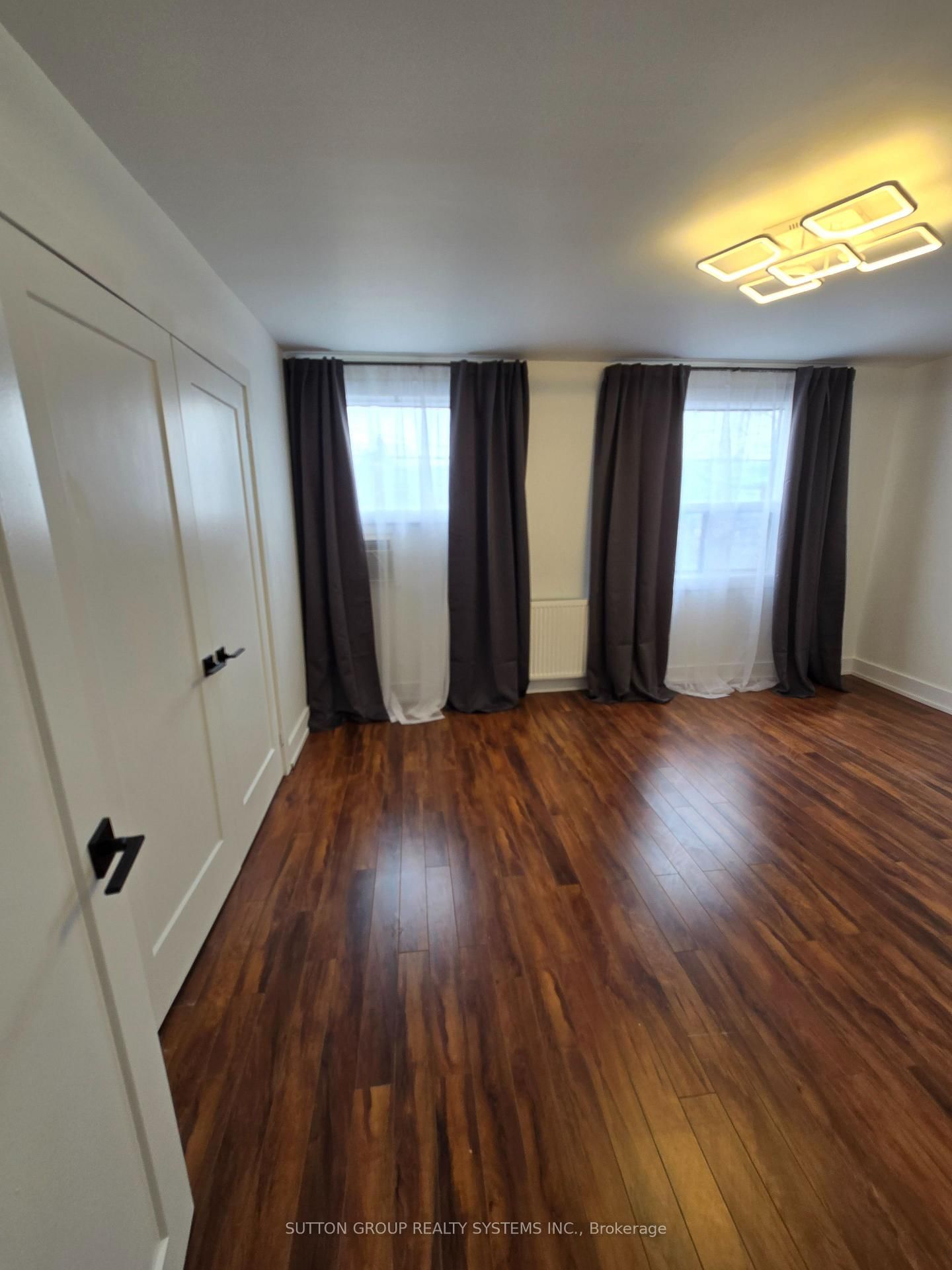 2886 Lake Shore Boulevard W, Unit 1 - Photo 11