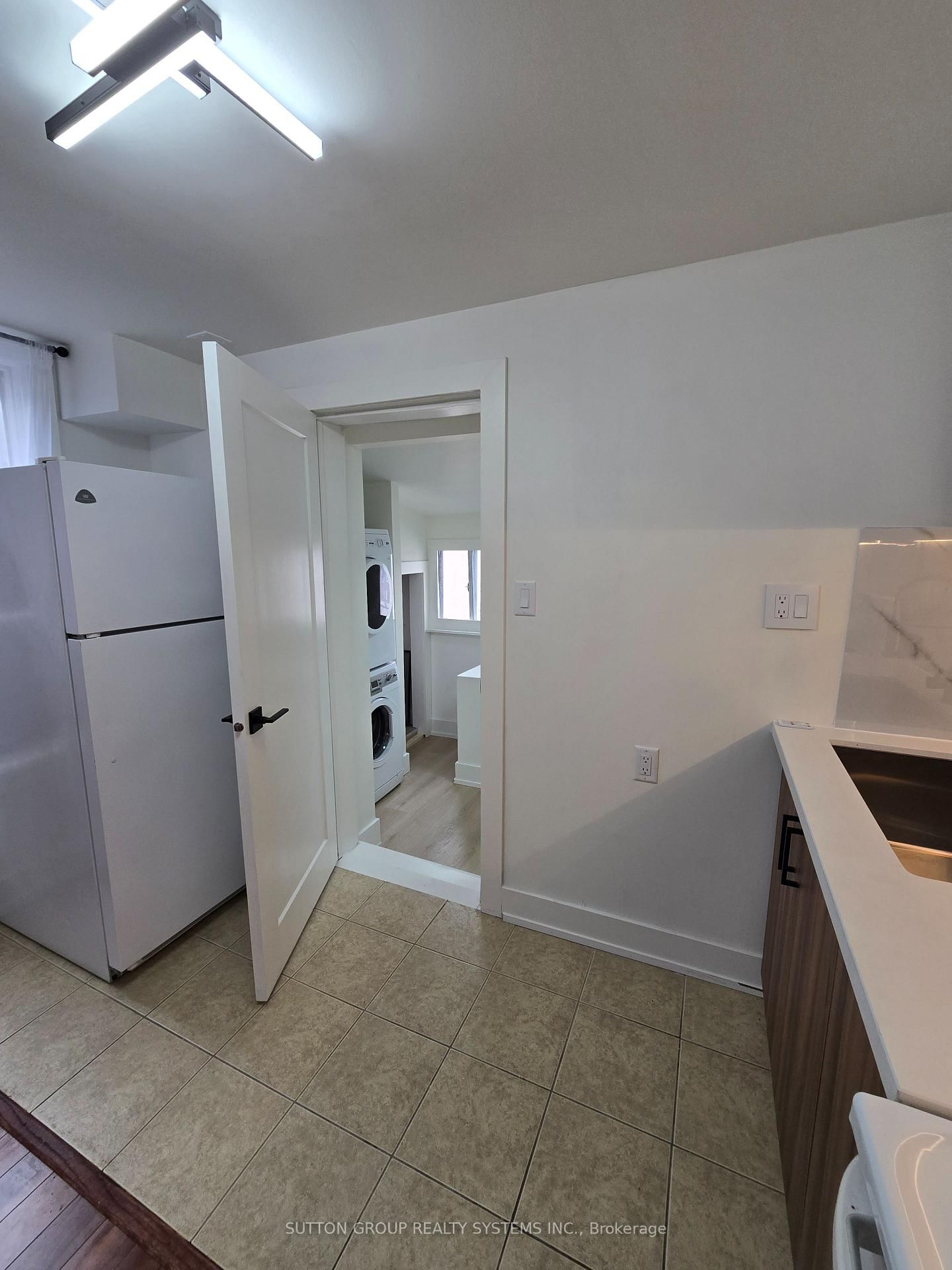 2886 Lake Shore Boulevard W, Unit 1 - Photo 17