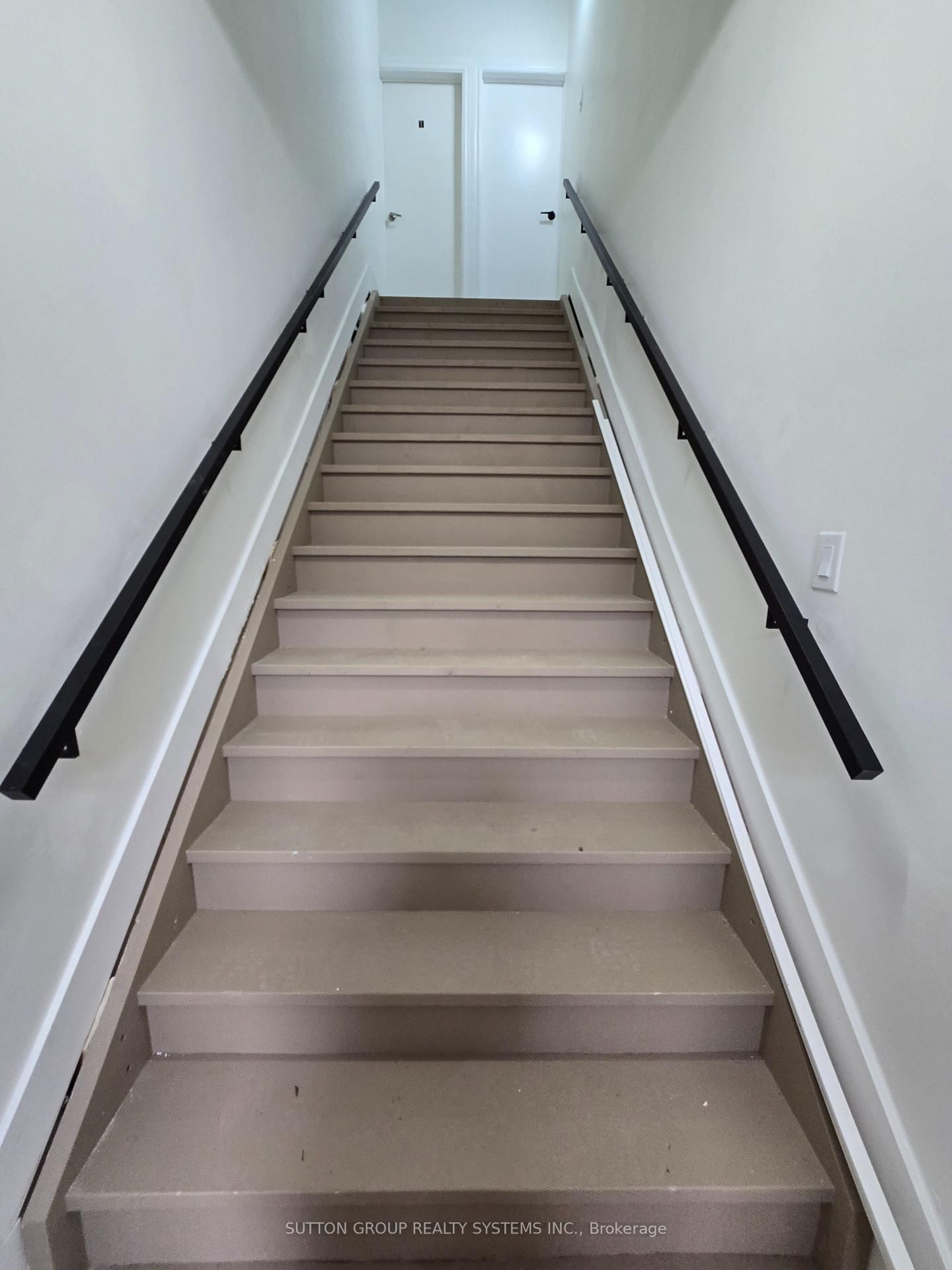 2886 Lake Shore Boulevard W, Unit 1 - Photo 4