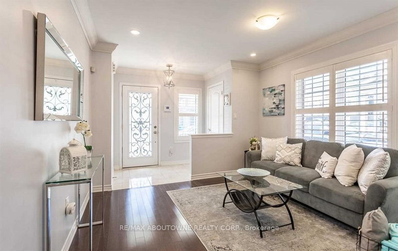 62 Quillberry Clse, Brampton, L7A 4N8 | Image 3