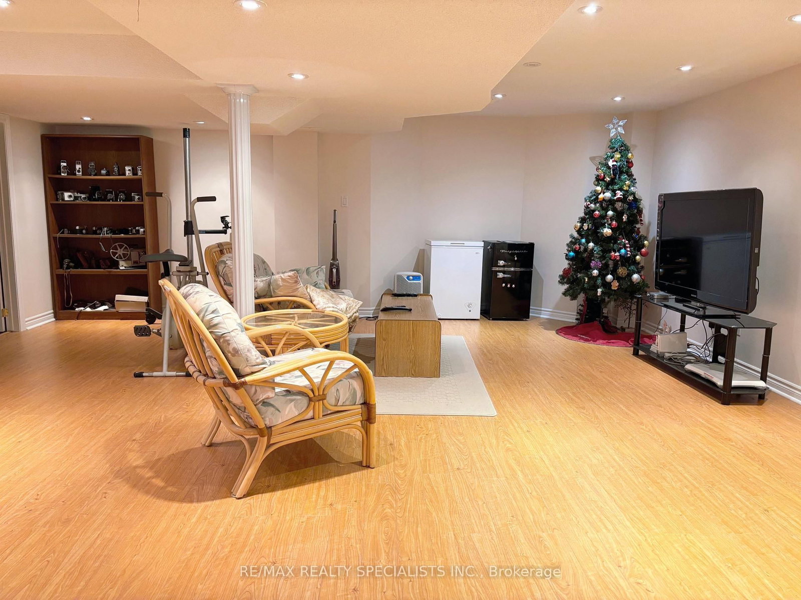 Detached House for sale at 796 Alliance Court, Mississauga, Ontario, L5V 3C4 - East Credit - MLS: W12949534