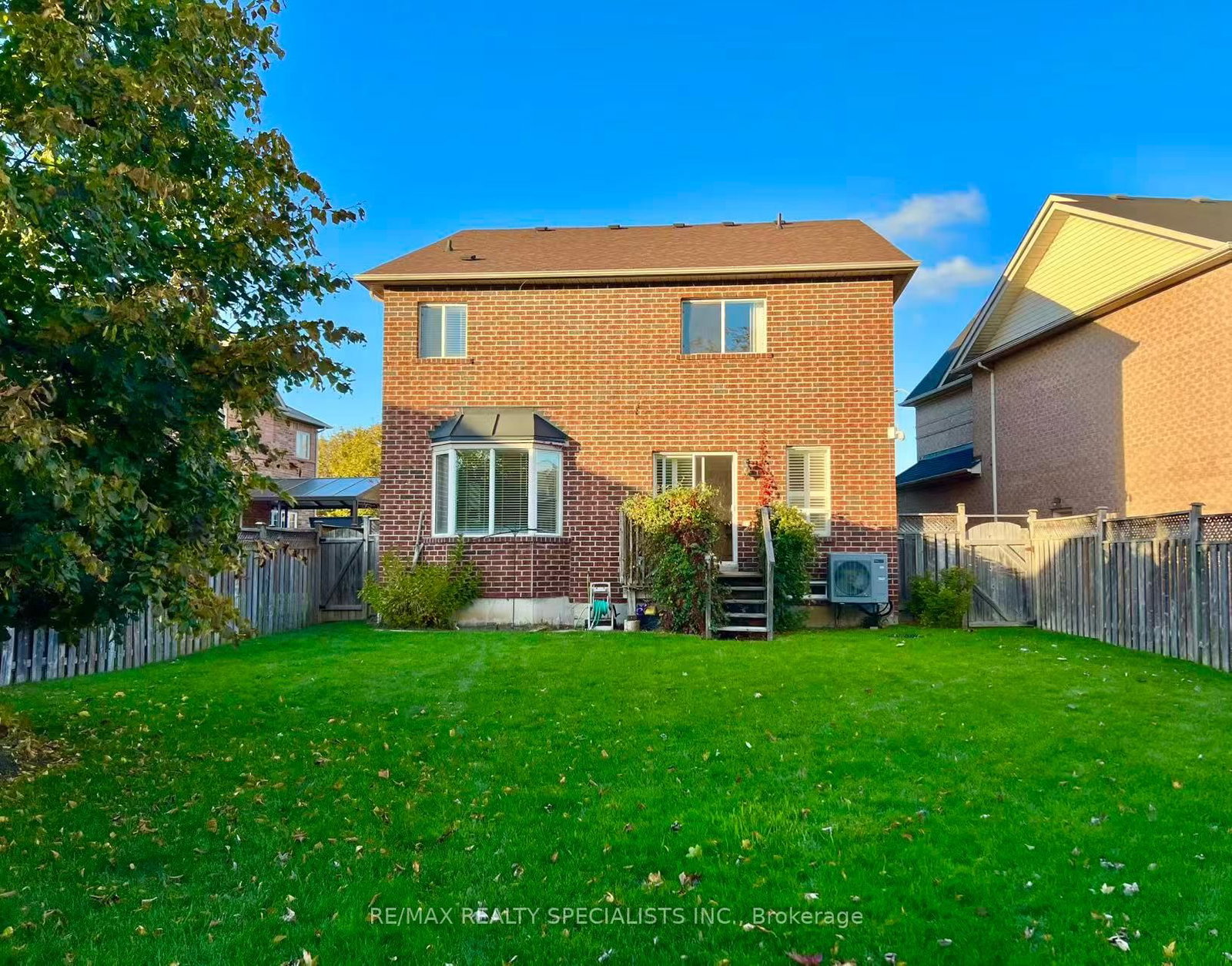 Detached House for sale at 796 Alliance Court, Mississauga, Ontario, L5V 3C4 - East Credit - MLS: W12949534