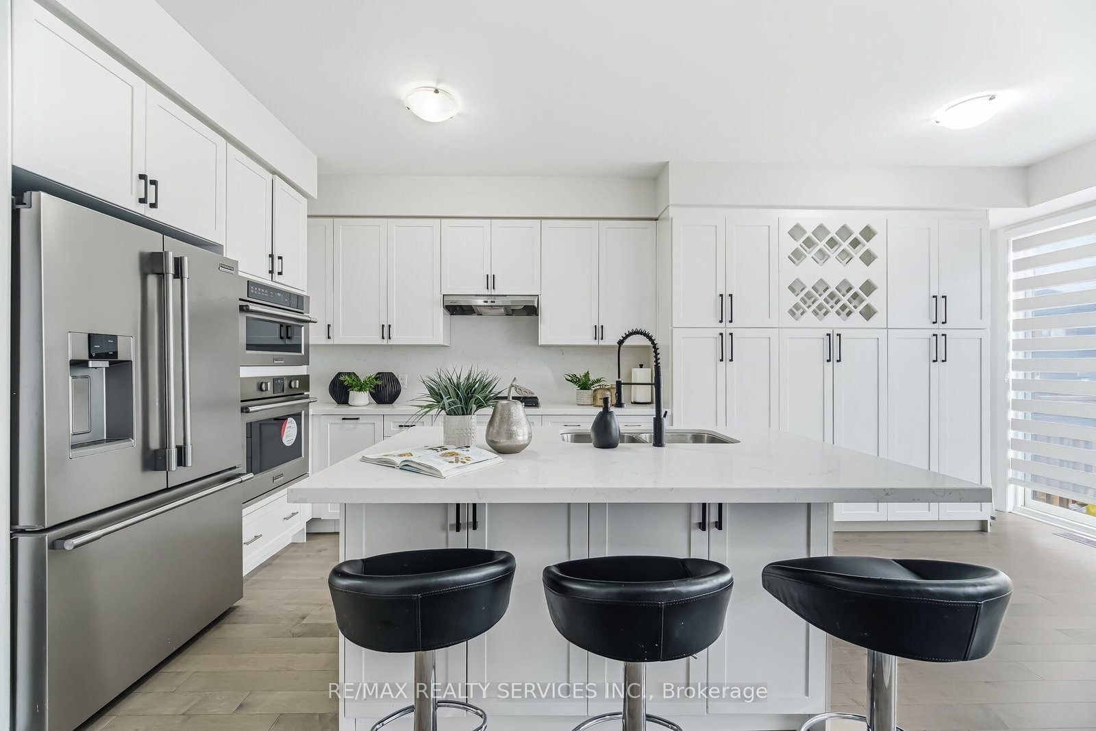 Detached House for sale at 35 Del Grappa Street, Caledon, Ontario, L7C 1J6 - Rural Caledon - MLS: W12949768