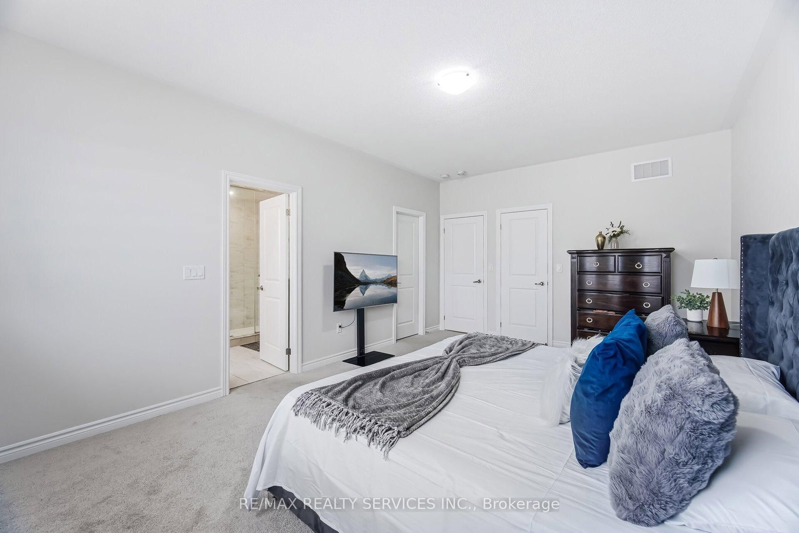 Detached House for sale at 35 Del Grappa Street, Caledon, Ontario, L7C 1J6 - Rural Caledon - MLS: W12949768