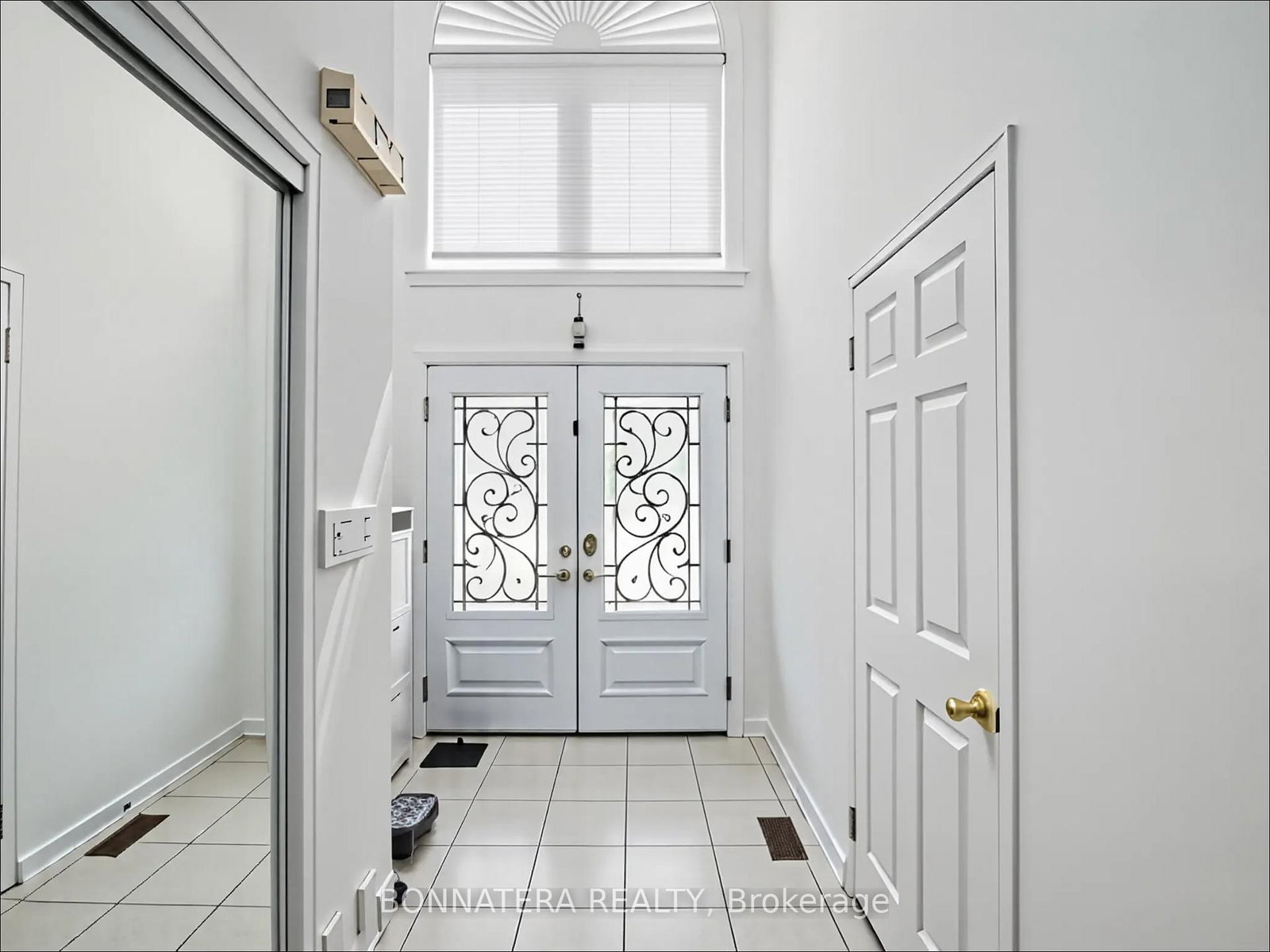 Detached House for sale at 5471 Whitehorn Avenue, Mississauga, Ontario, L5V 1V5 - East Credit - MLS: W12949816