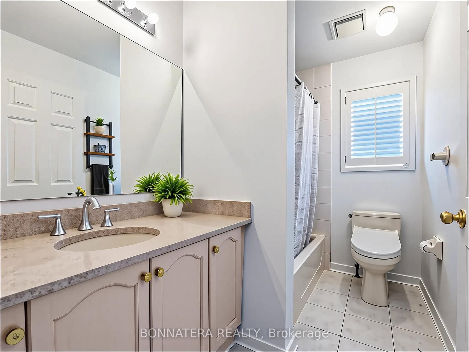 Detached House for sale at 5471 Whitehorn Avenue, Mississauga, Ontario, L5V 1V5 - East Credit - MLS: W12949816