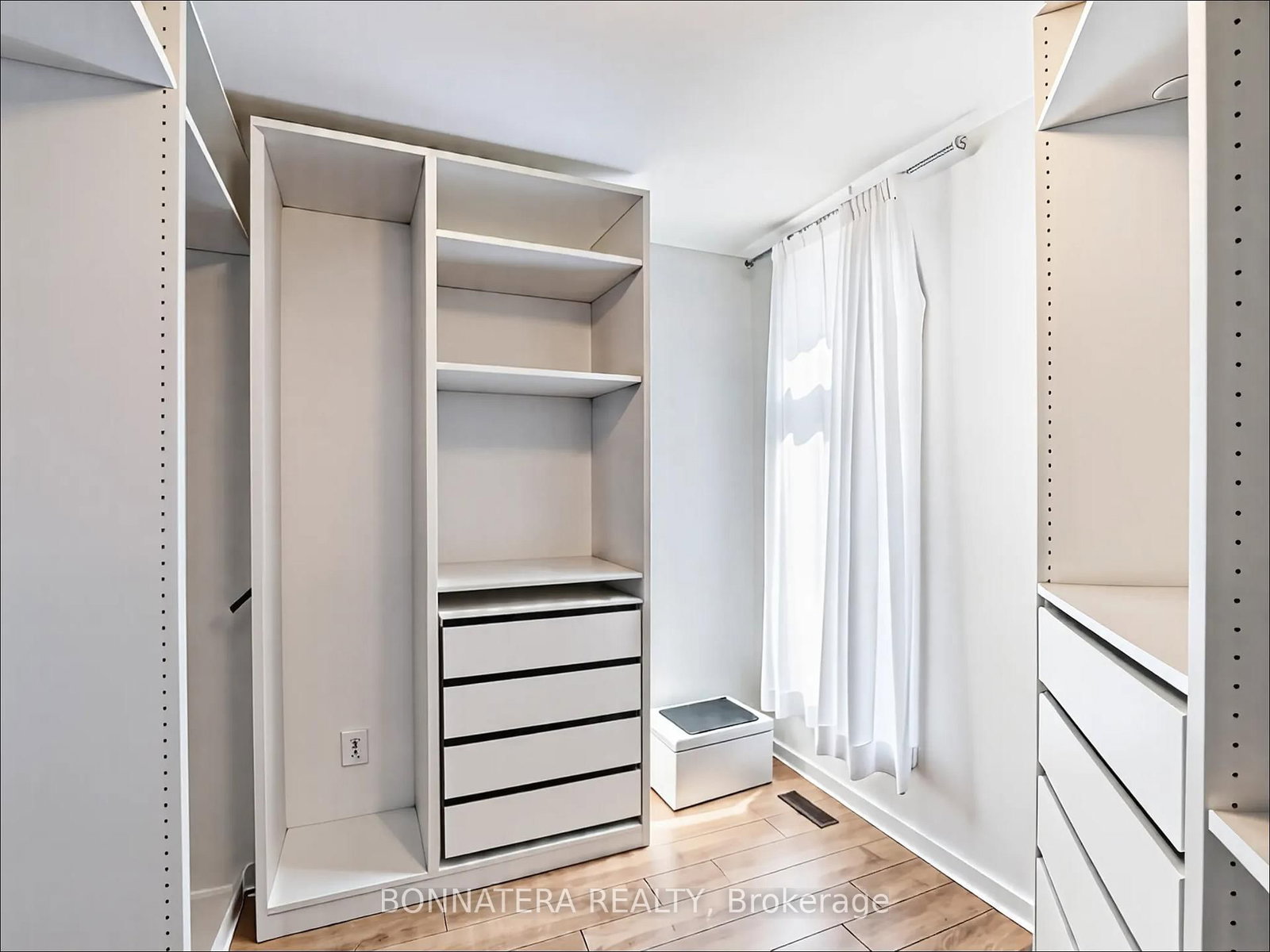 Detached House for sale at 5471 Whitehorn Avenue, Mississauga, Ontario, L5V 1V5 - East Credit - MLS: W12949816