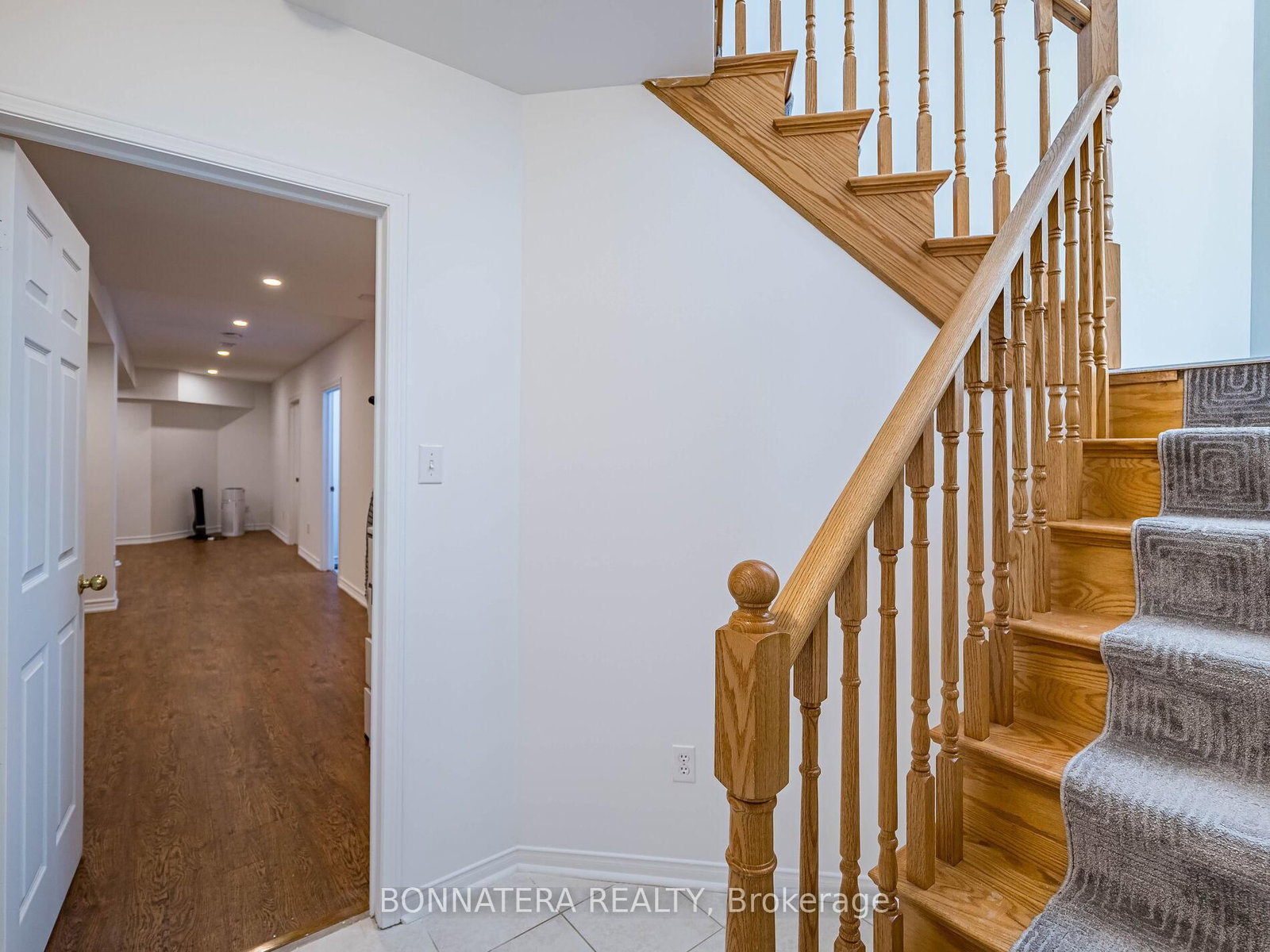 Detached House for sale at 5471 Whitehorn Avenue, Mississauga, Ontario, L5V 1V5 - East Credit - MLS: W12949816