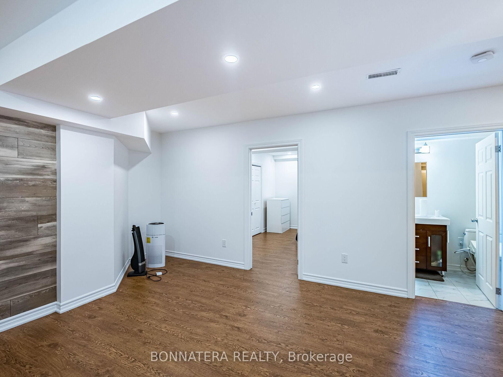 Detached House for sale at 5471 Whitehorn Avenue, Mississauga, Ontario, L5V 1V5 - East Credit - MLS: W12949816