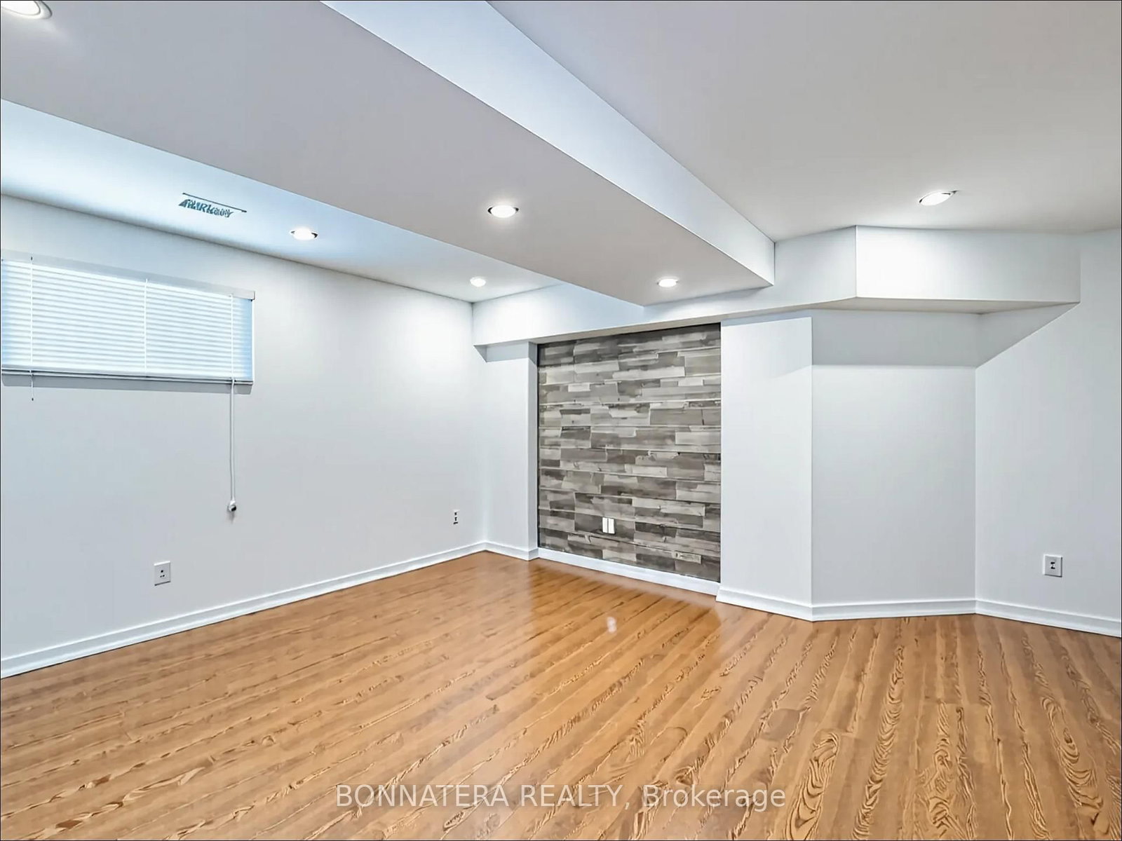 Detached House for sale at 5471 Whitehorn Avenue, Mississauga, Ontario, L5V 1V5 - East Credit - MLS: W12949816