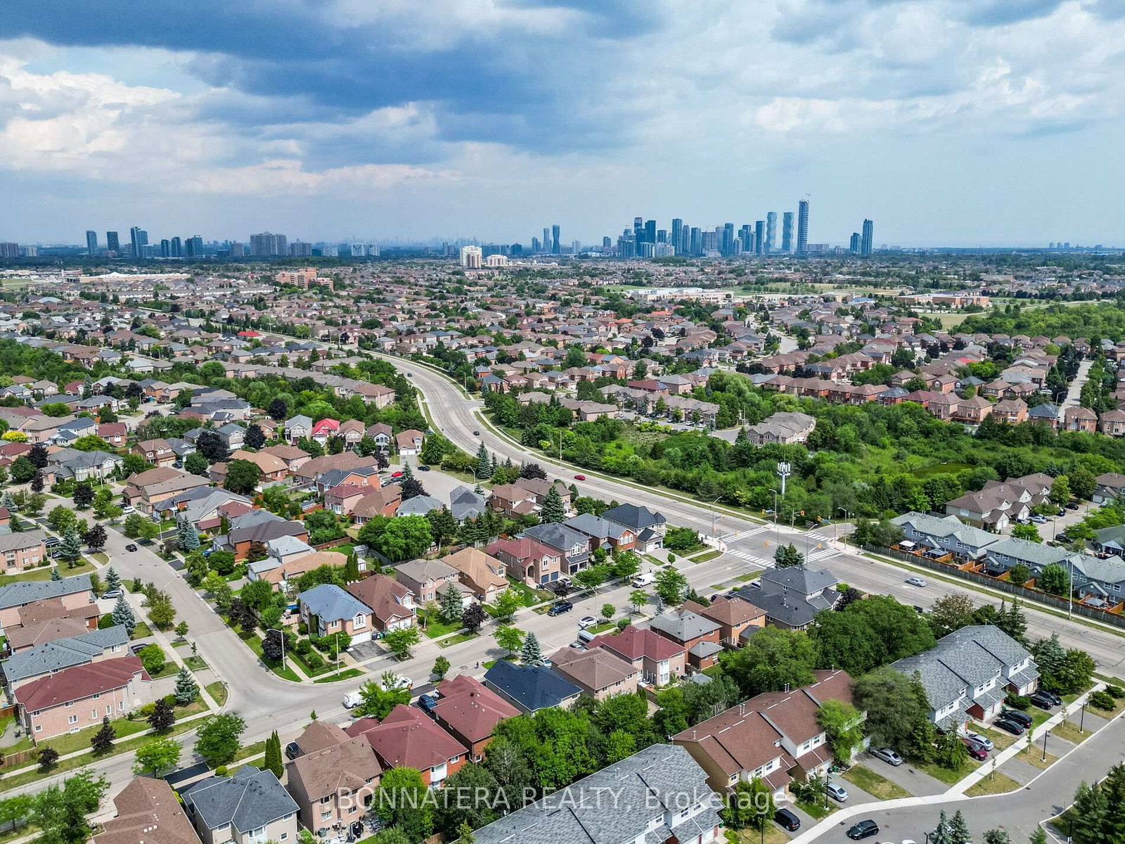 Detached House for sale at 5471 Whitehorn Avenue, Mississauga, Ontario, L5V 1V5 - East Credit - MLS: W12949816