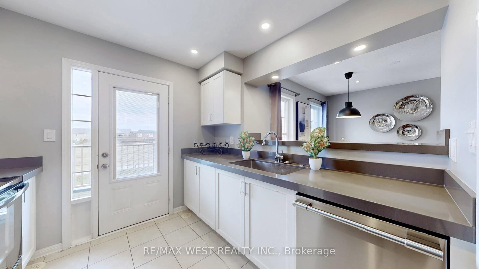 Townhouse for sale at 36 Finney Terrace, Milton, Ontario, L9T 6Z5 - Harrison - MLS: W12949888