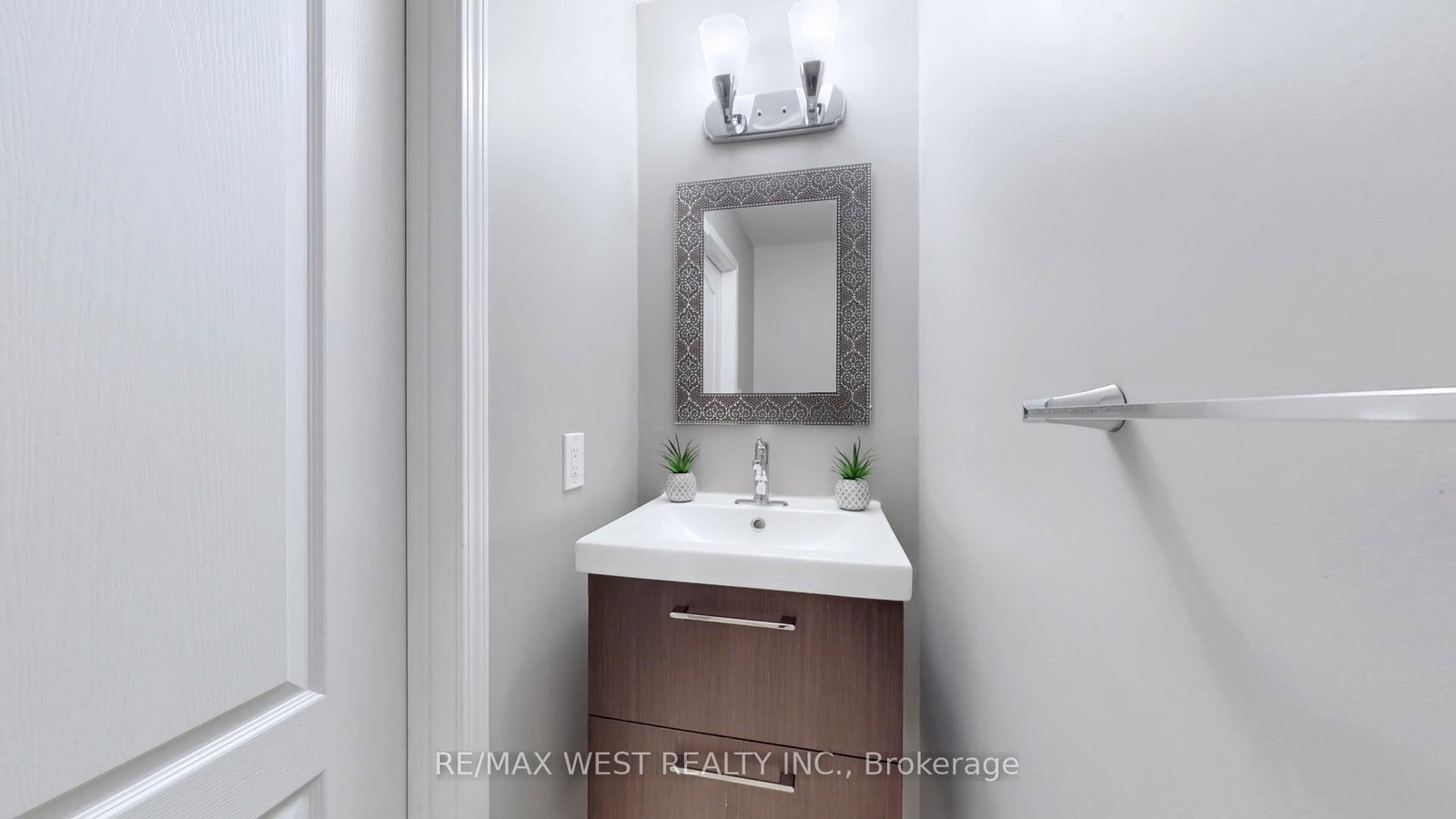 Townhouse for sale at 36 Finney Terrace, Milton, Ontario, L9T 6Z5 - Harrison - MLS: W12949888