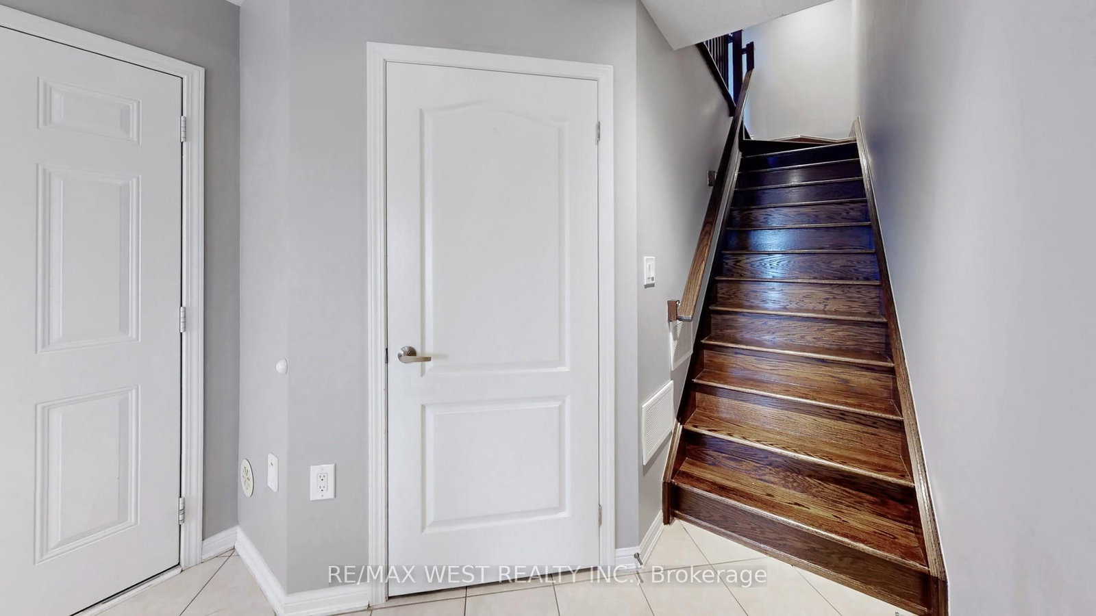 Townhouse for sale at 36 Finney Terrace, Milton, Ontario, L9T 6Z5 - Harrison - MLS: W12949888