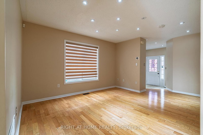 71 Herdwick St, Brampton, L6S 6L6 | Image 3