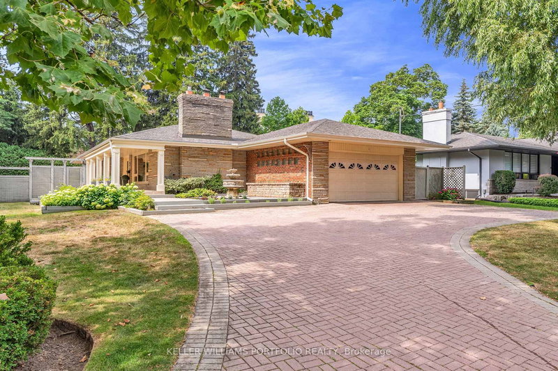 1123 Lakeshore Rd E, Oakville, L6J 1K9 | Image 2