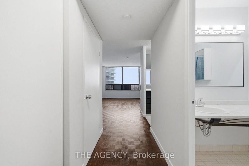 home for lease on 1913B-2360 Dundas Street W