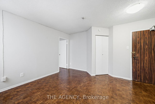 1603B - 2360 Dundas Street W