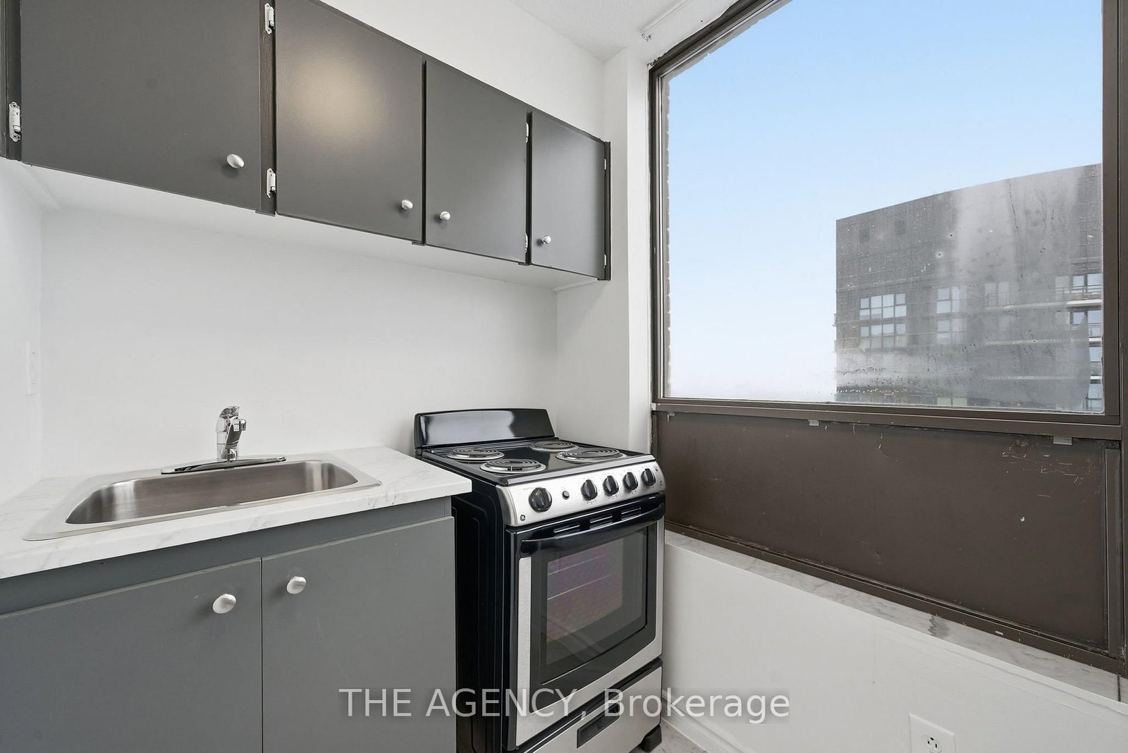 Condo for lease at 2103B-2360 Dundas Street, Toronto, Ontario, M6P 4B2 - High Park North - MLS: W12950086