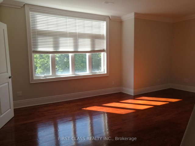 F2 - 58 Paisley Boulevard E