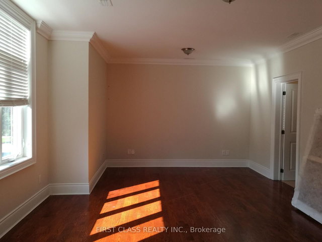 F2 - 58 Paisley Boulevard E