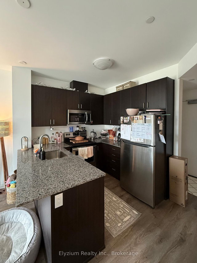 223 - 95 Dundas Street W