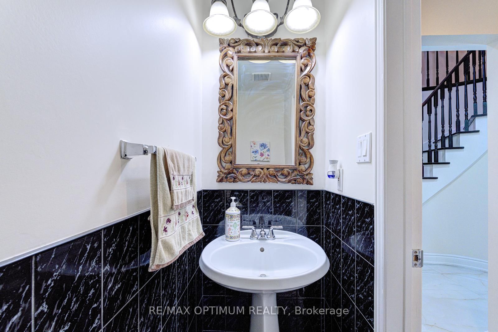 Detached House for sale at 124 Philosopher's Trail, Brampton, Ontario, L6S 5C8 - Northgate - MLS: W12950194