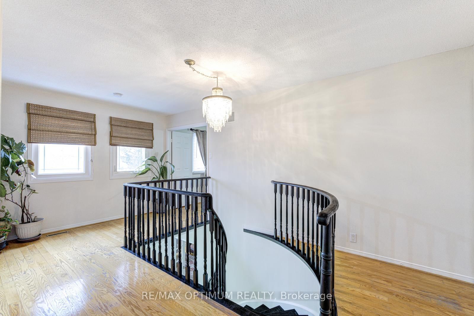 Detached House for sale at 124 Philosopher's Trail, Brampton, Ontario, L6S 5C8 - Northgate - MLS: W12950194