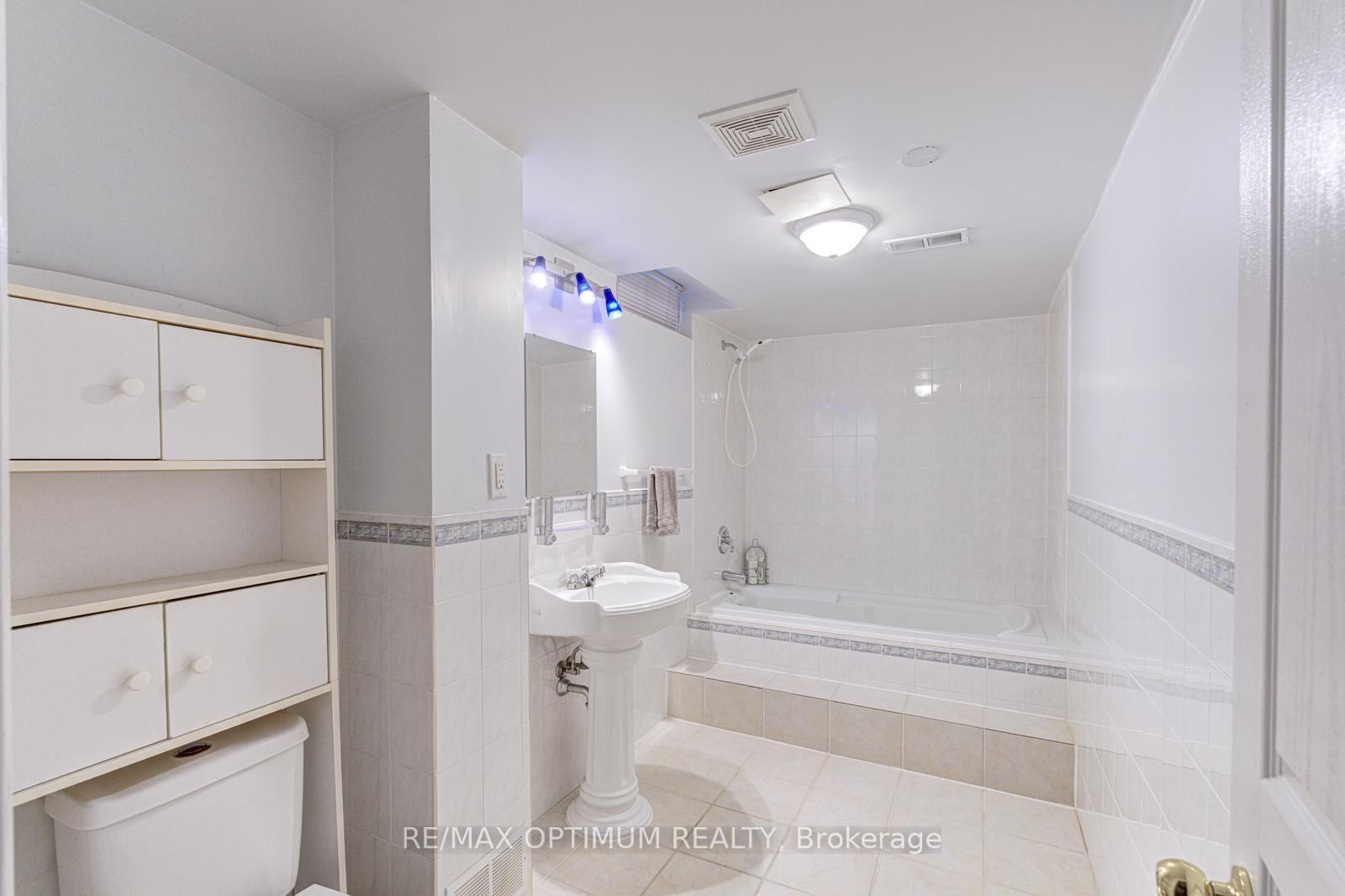 Detached House for sale at 124 Philosopher's Trail, Brampton, Ontario, L6S 5C8 - Northgate - MLS: W12950194