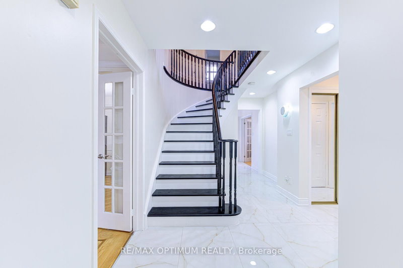 124 Philosopher's Tr, Brampton, L6S 5C8 | Image 3