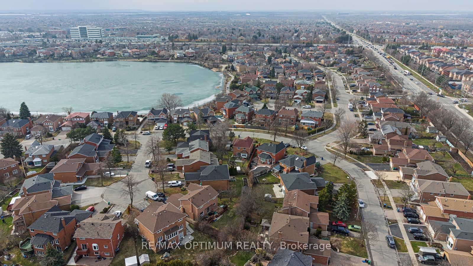 Detached House for sale at 124 Philosopher's Trail, Brampton, Ontario, L6S 5C8 - Northgate - MLS: W12950194