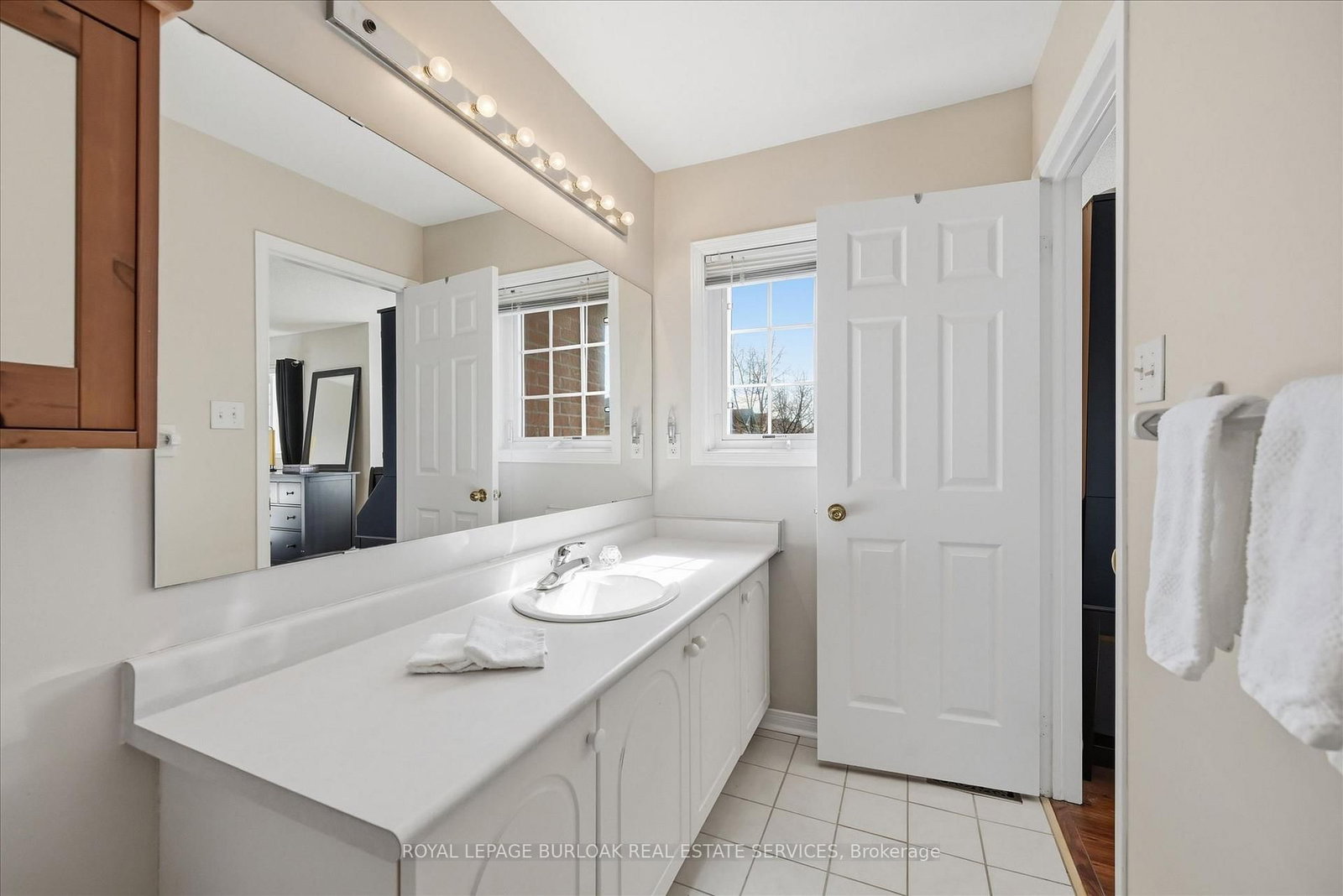 Detached House for sale at 6-5110 Fairview Street, Burlington, Ontario, L7L 7H6 - Appleby - MLS: W12950252