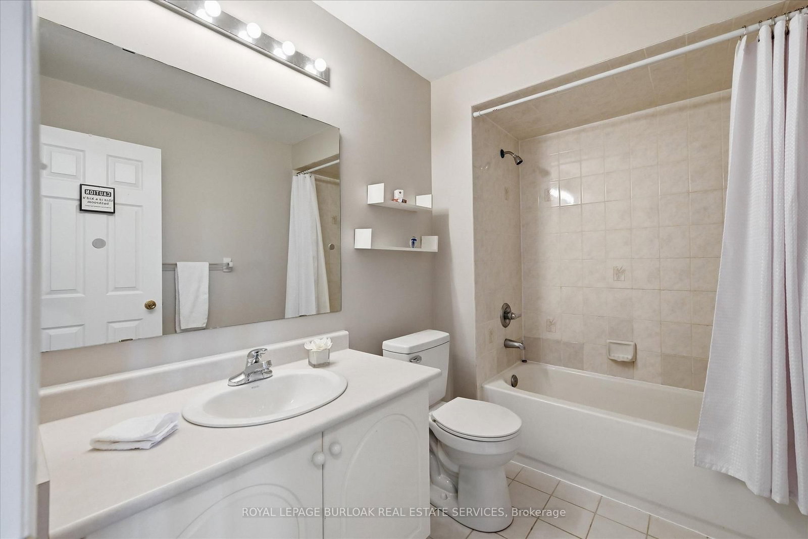 Detached House for sale at 6-5110 Fairview Street, Burlington, Ontario, L7L 7H6 - Appleby - MLS: W12950252