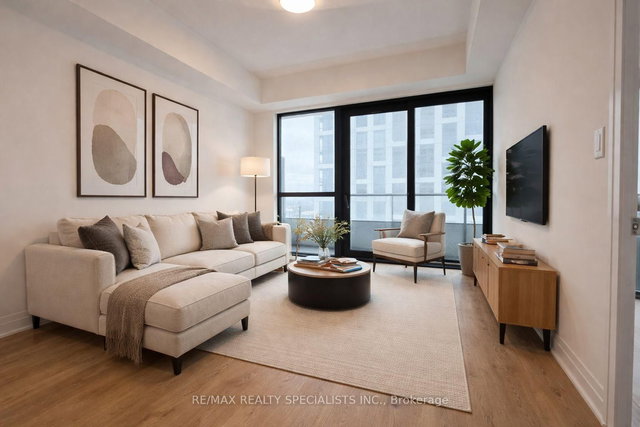 3201 - 4015 The Exchange