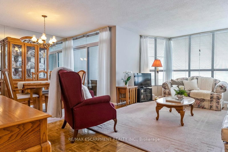 1905 - 1333 BLOOR St, Mississauga, L4Y 3T6 | Image 2