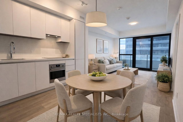 1001 - 4015 The Exchange