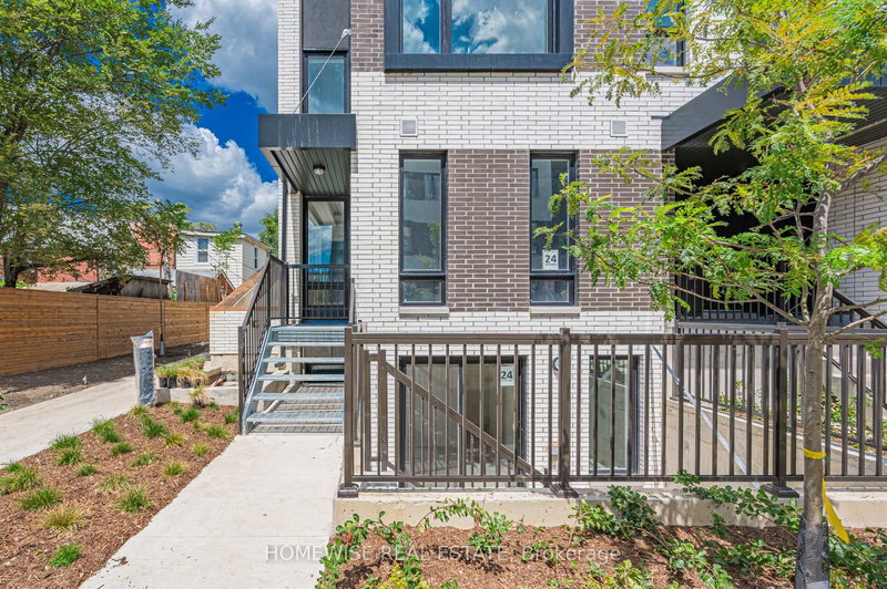 TH8 - 20 Ed Clark Gdns, Toronto, M6N 0B5 | Image 3