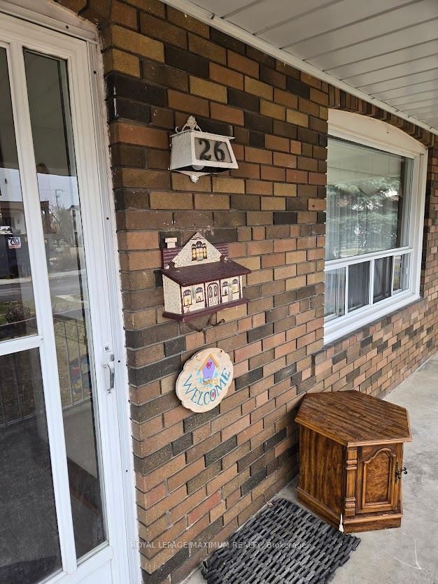 26 Landour Ave, Toronto, M6M 4J4 | Image 2