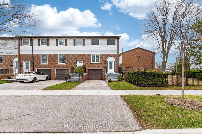 10 - 2445 Homelands Dr, Mississauga, L5K 2C6 | Image 2