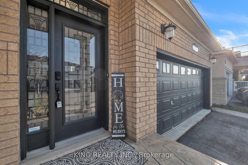 174 Minto Cres, Milton, L9T 7P5 | Image 3